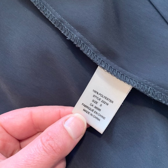 Beautiful blouse - Picture 3 of 4